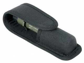 The Blackhawk covered light pouch securely carries handheld flashlights.